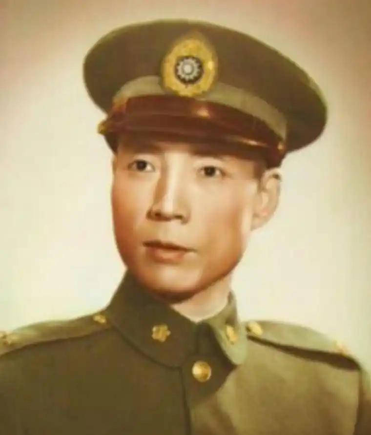 1946年，淞沪警备司令宣铁吾和杜月笙矛盾激化，在蒋经国的支持下，宣铁吾先拿杜门
