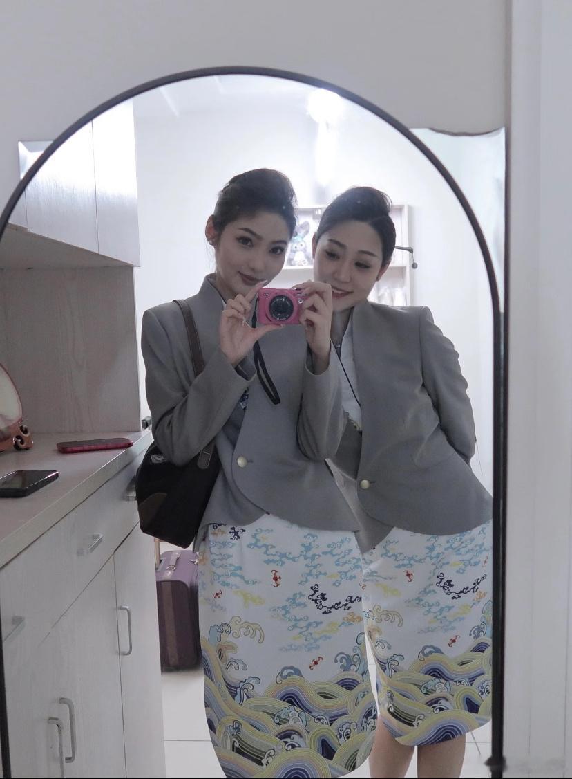 海航空姐，准备出门登机啦。​​​