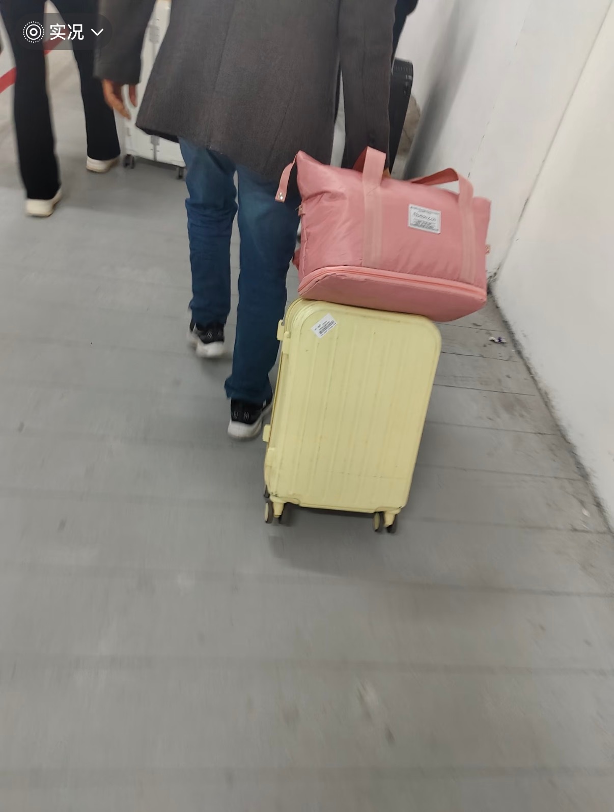 爸爸买了张哪也不去的车票