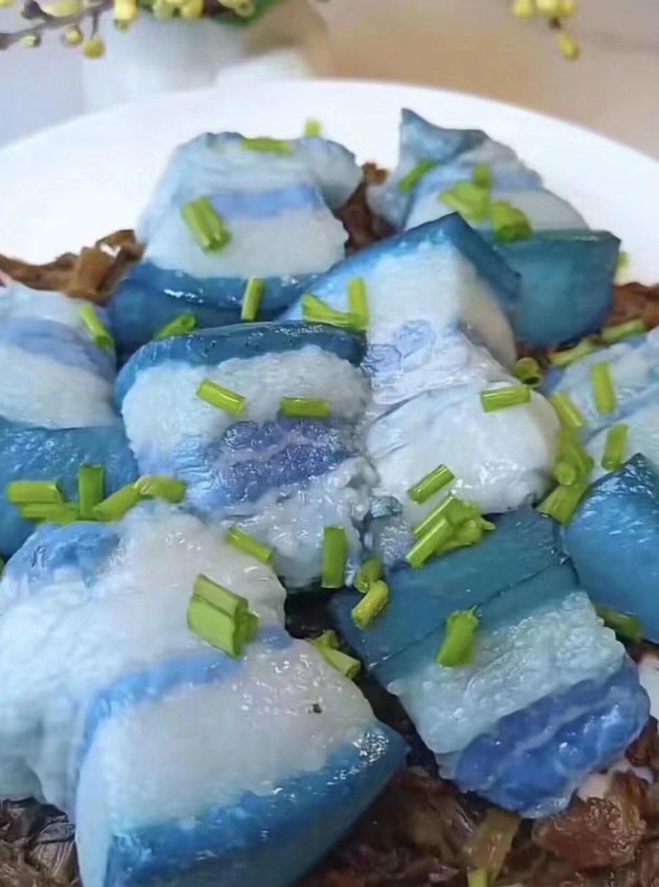 蓝色果然抑制食欲蓝烧肉，我宣布你是唯一真神