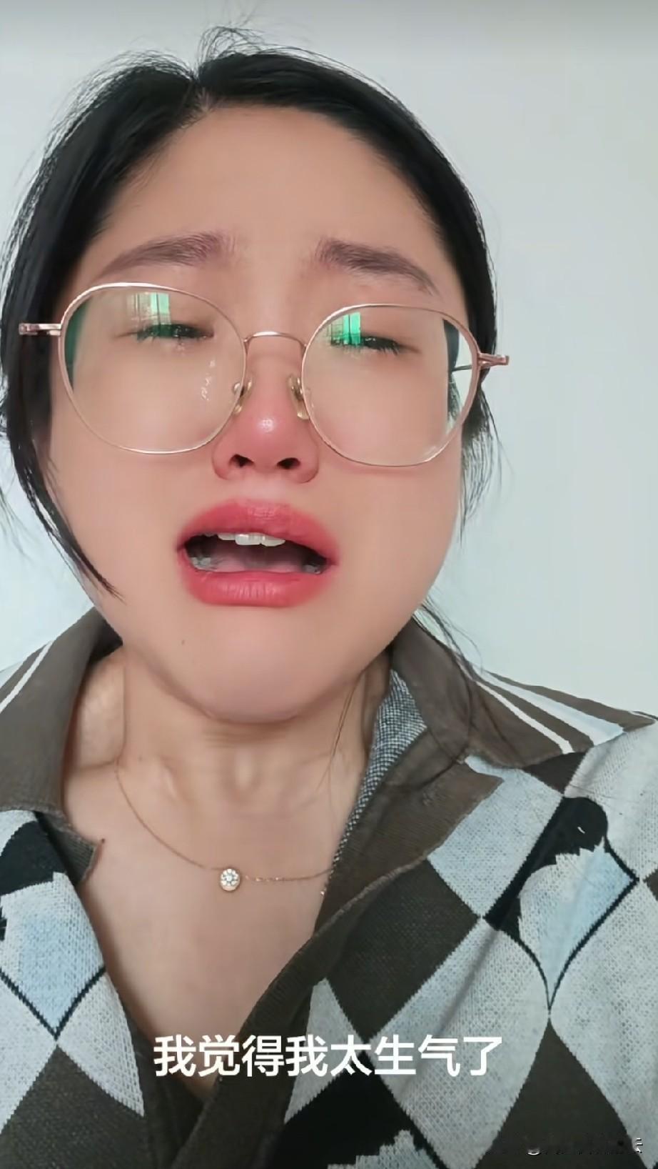 女子哭诉，公婆太没有边界感，自己辛辛苦苦刚装修好的房子，他们夫妻还没去住，就被公