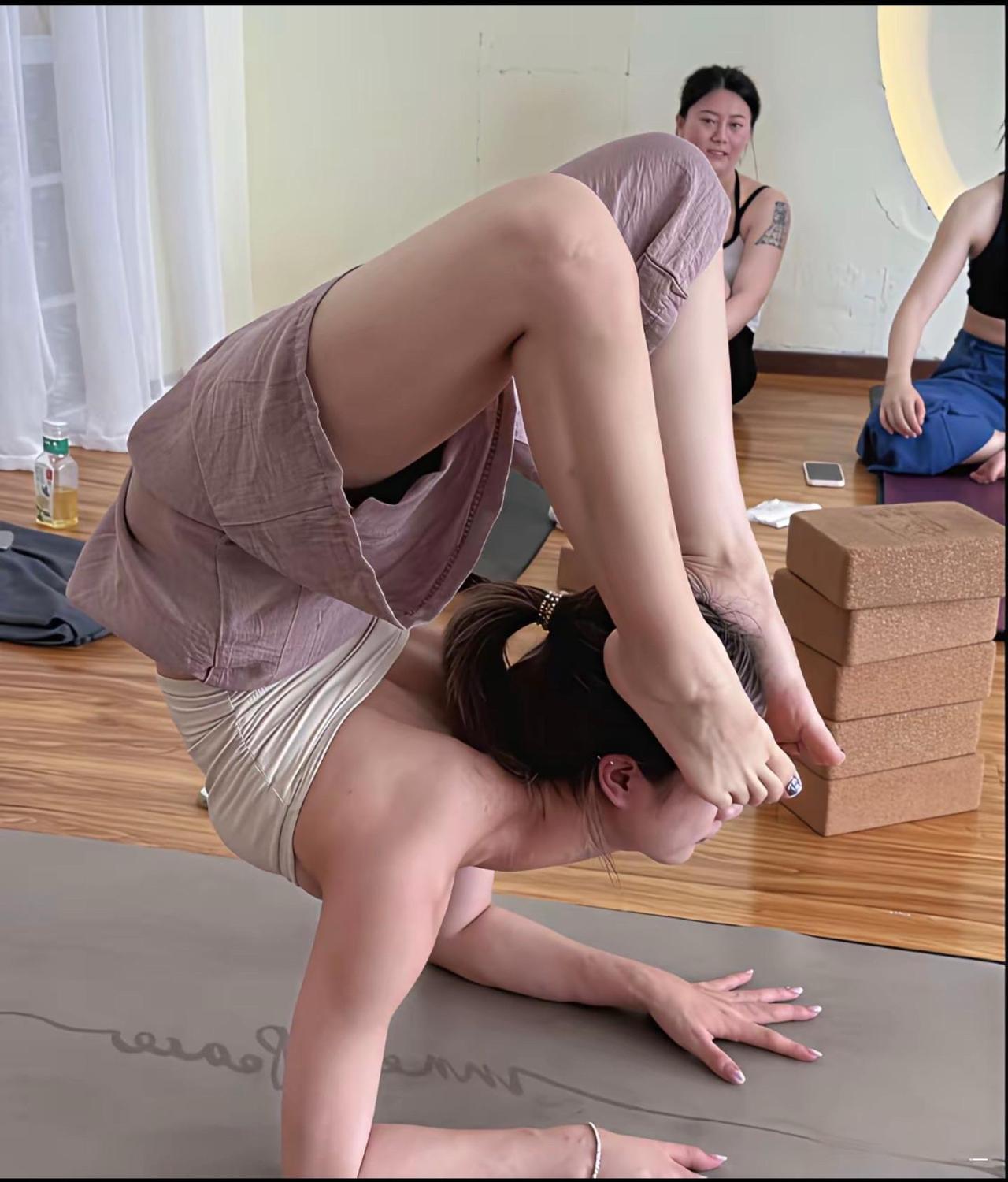 这样的身段每天瑜伽不会停吧?