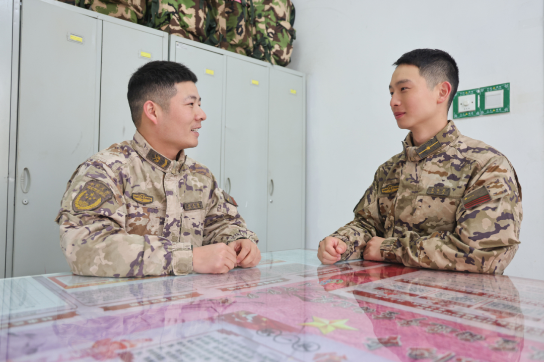 当他带的兵成了他的排长…