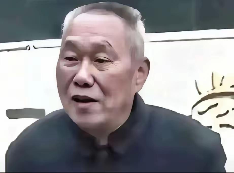 湖南宁乡，退休副校长彭选勋，本可以就这么安安静静把日子过下去，却在一次做客时，碰