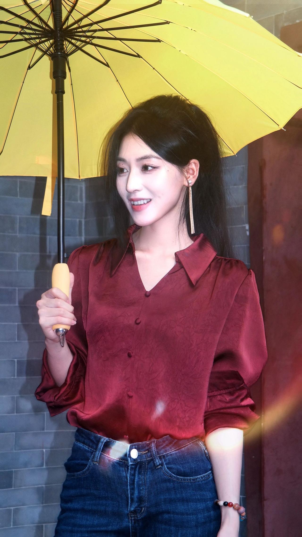 女生如何穿搭看起来时尚更有品味呢女生怎么穿搭会看上去很优雅好身材都是穿出来的，
