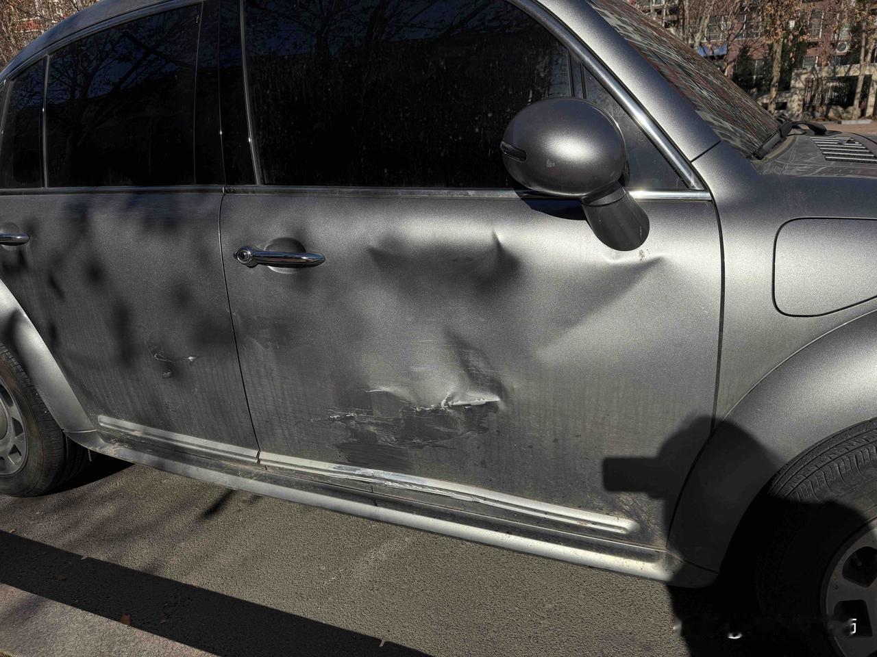 元旦第二天发现了如此恶劣的事情我是元旦当天下午停到了某大型酒店停车场，且停放位