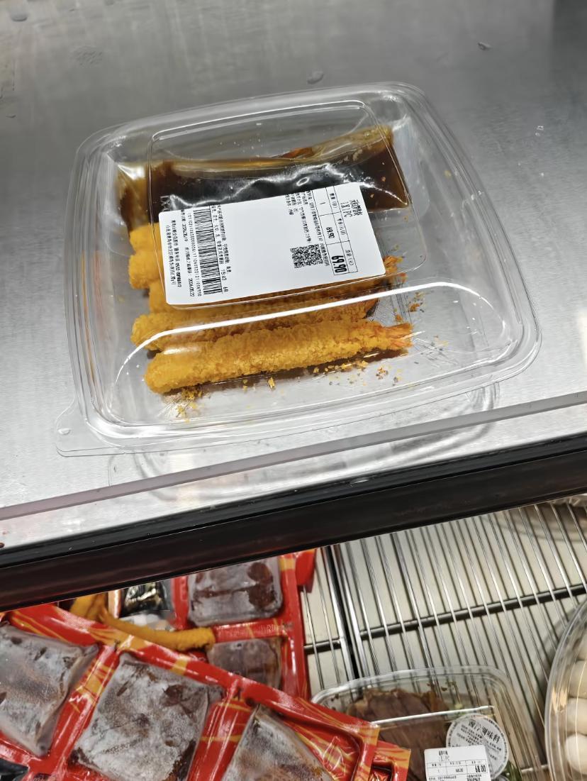 青岛山姆开业，有人把熟食区的东西拿出来吃了一些，又放回去了！众所周知，山姆的