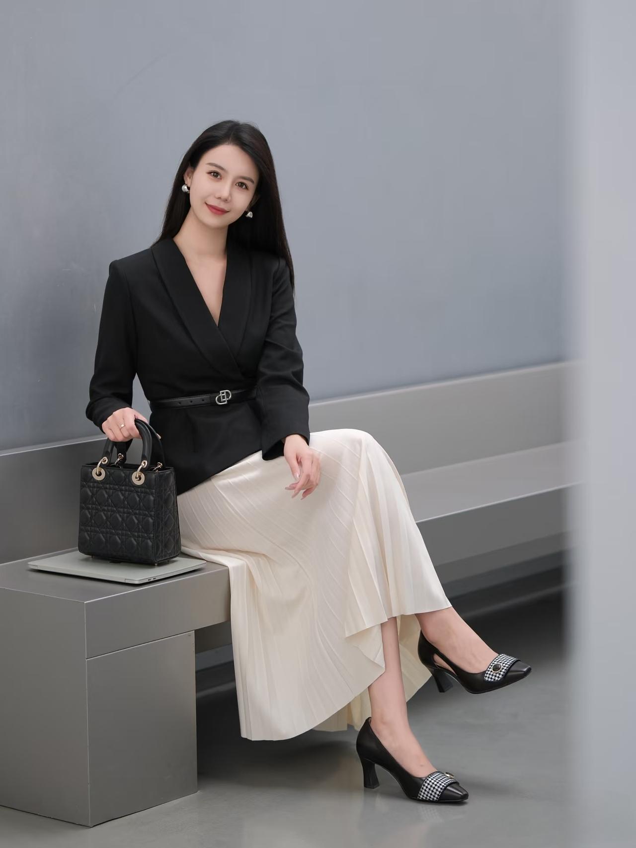 女生怎么穿搭会看上去很优雅