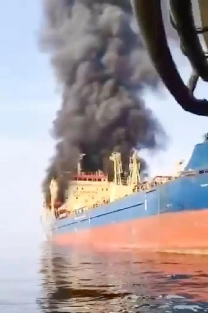 美国中央司令部3月2日证实，3架美军F-15E战斗机因“疑似误击事件”坠毁。喷