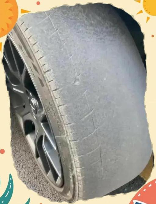 最近后台好多车友问我，为啥每次去保养，师傅都说前轮刹车片磨得比后轮快？是不是自己