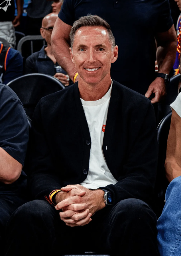 NBA常规赛，太阳对阵猛龙的比赛正在进行中。太阳官媒更新了X，晒出史蒂夫-纳什