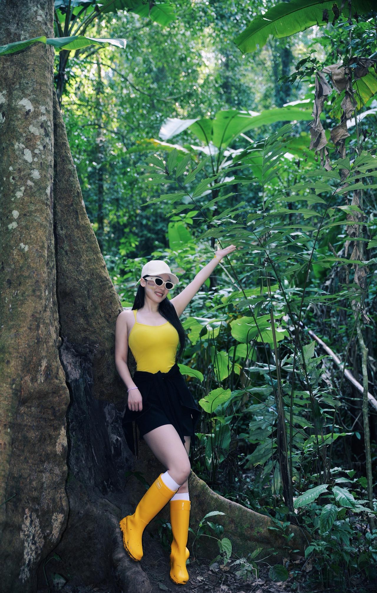 这是一种很新的爬山方式自由感拍照在大自然里chill一下晒出你的户外oot