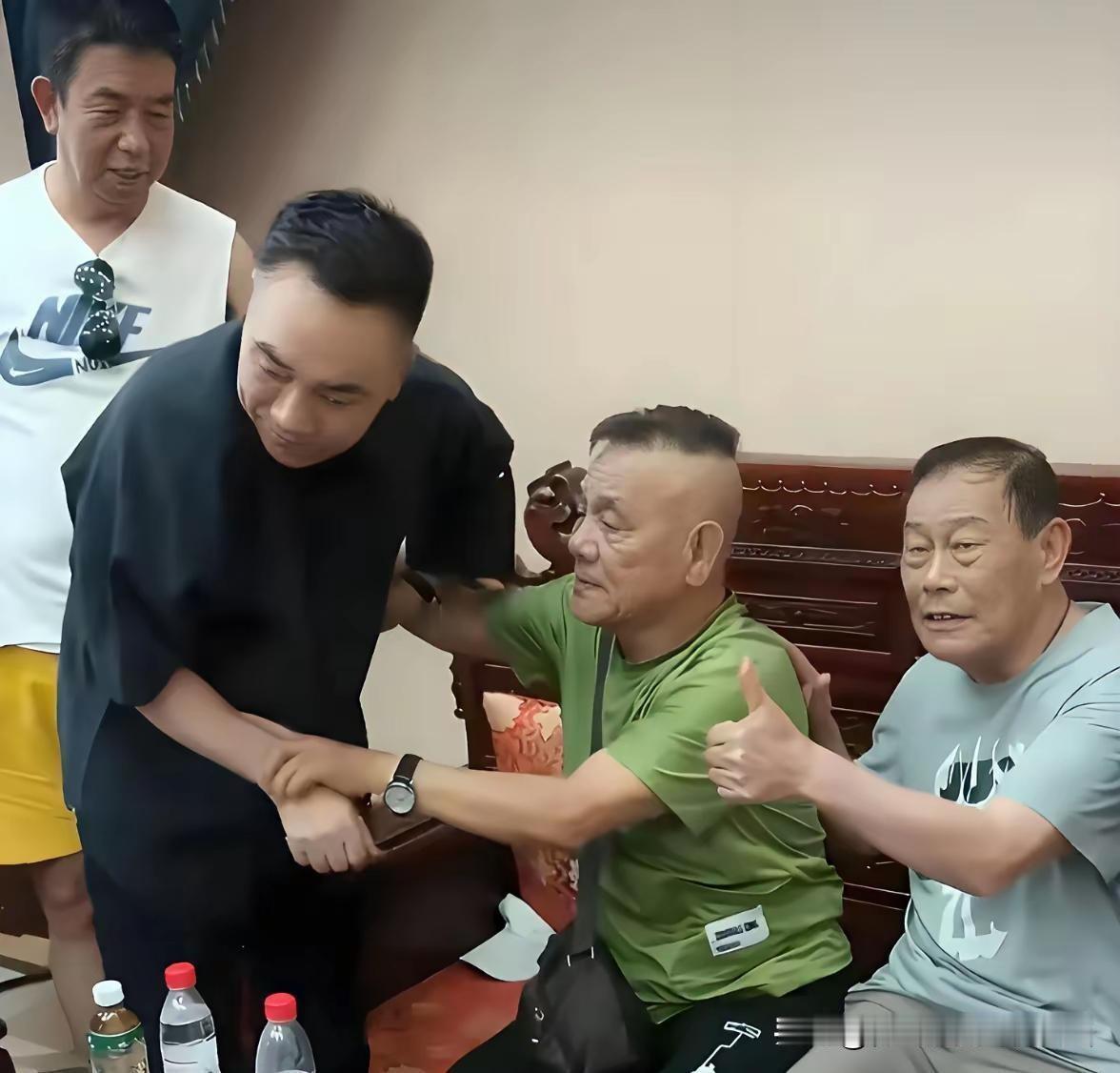 被骂众叛亲离！杨老五硬核回怼全网，太解气了！自从郭德纲翻车之后，海河战神杨老五也