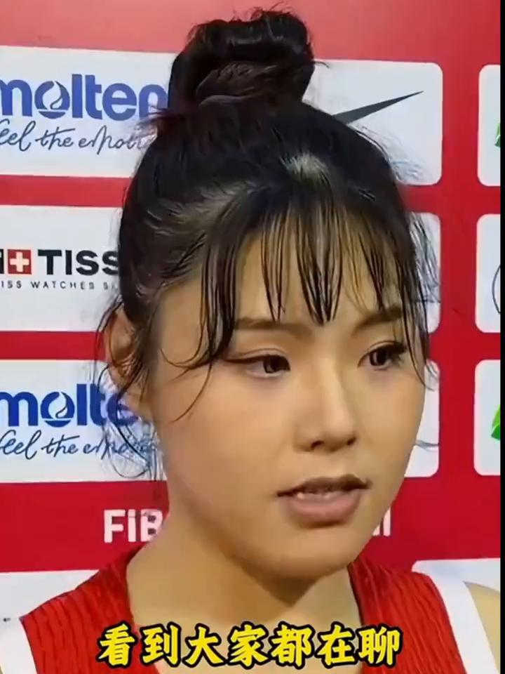 李月汝李梦，中国女篮最好姐妹情。看到大家都在聊亚洲杯归队的事，我也说说心里话。