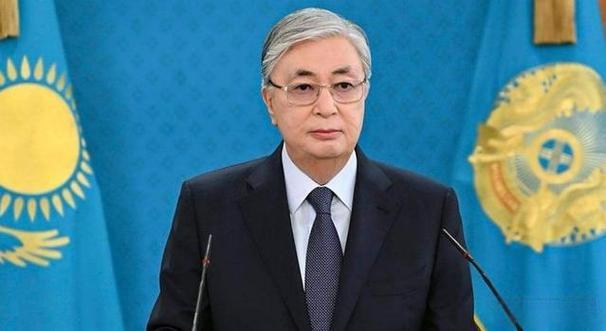 家门口就是全球头号用油大国，哈萨克斯坦为什么要绕一个天大的圈子，把八成的石油送到