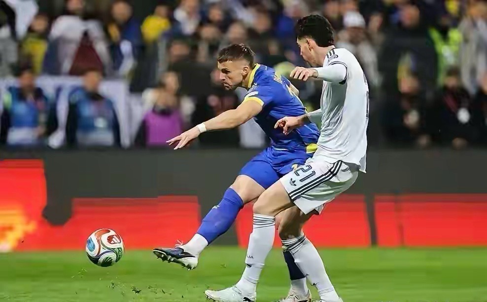 10人意大利连续三届无缘世界杯，不得不吐槽的几点1.多纳鲁马作为世界级门将，出球