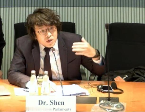 挑衅！沈伯洋现身德国，叫嚷快来抓我，大陆再出手，杀鸡儆猴！沈伯洋被通缉后现身德国