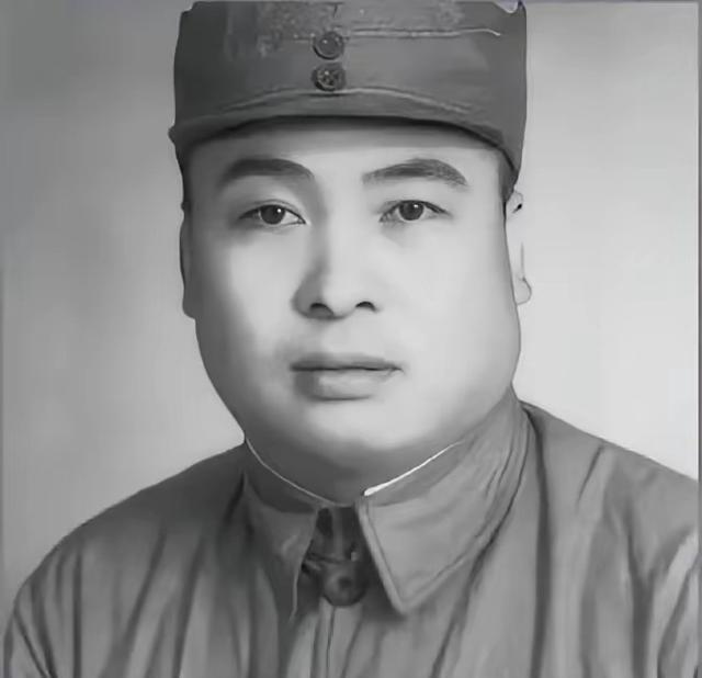1955授衔最憋屈一幕！王牌军长战功赫赫却仅授大校，全军鸣不平，他却坦然释怀
