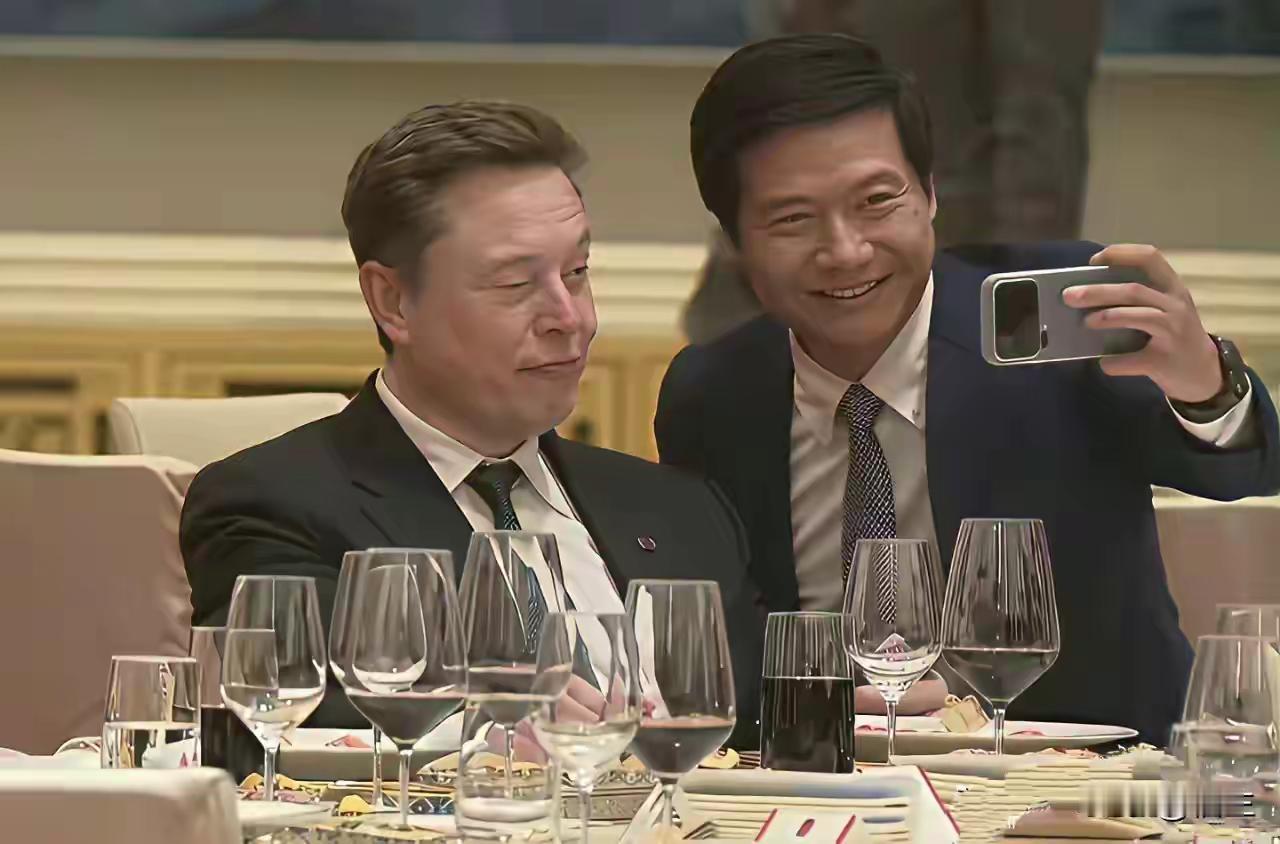 大家觉得这场面很尴尬，参加宴会的都是寻求和美国合作的，那些不需要的企业，就不会来