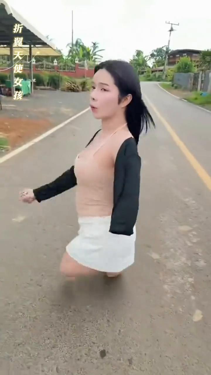折翼天使女孩。她是世界上最不服输的女孩。