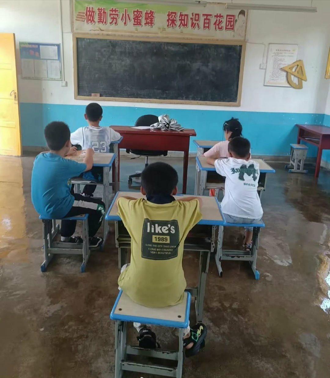 开学季，某些农村小学，学生都去哪了呢？