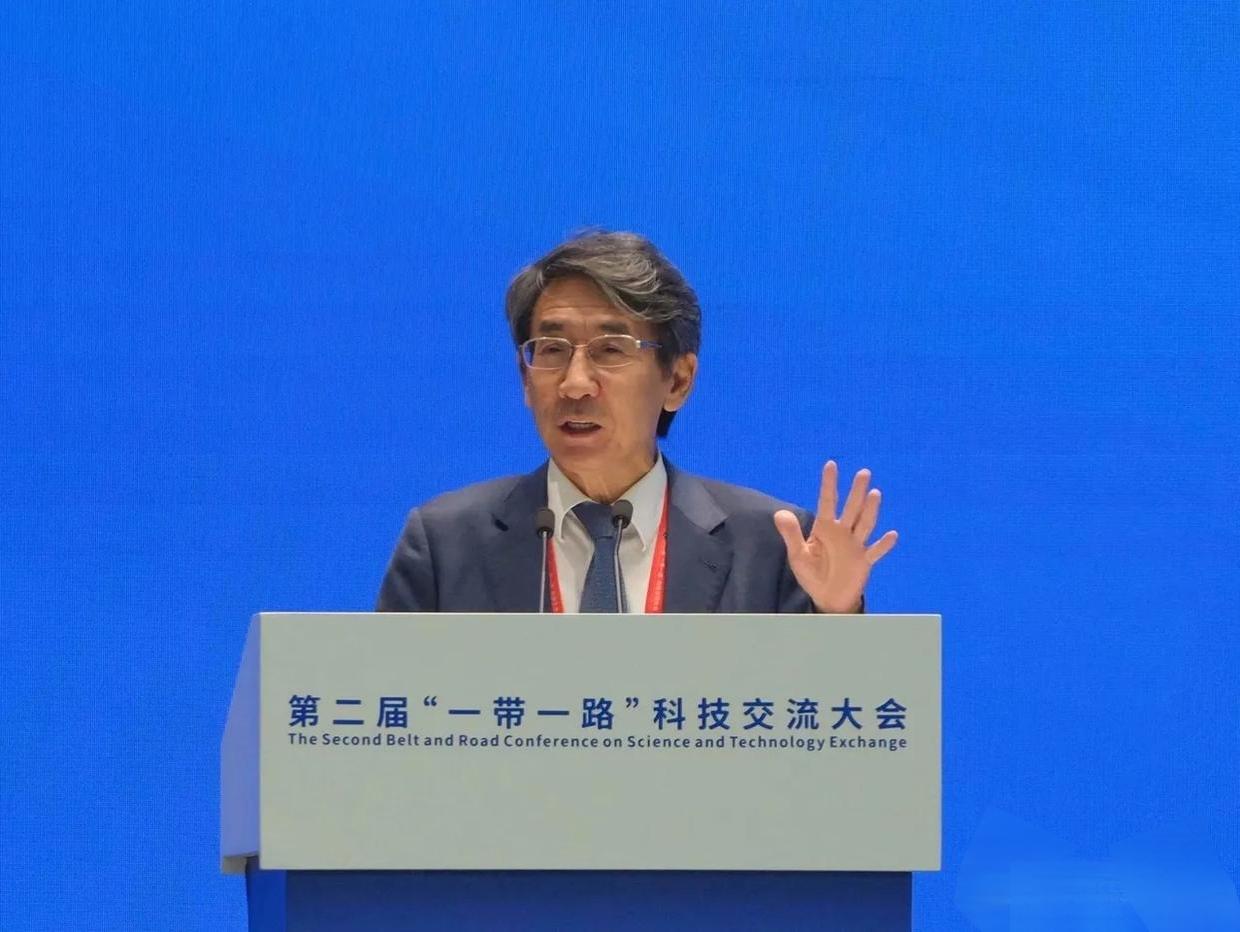 今年的诺奖物理奖名单近来公布。很多人觉得可惜，说薛其坤是国内离诺奖最近的科学家，