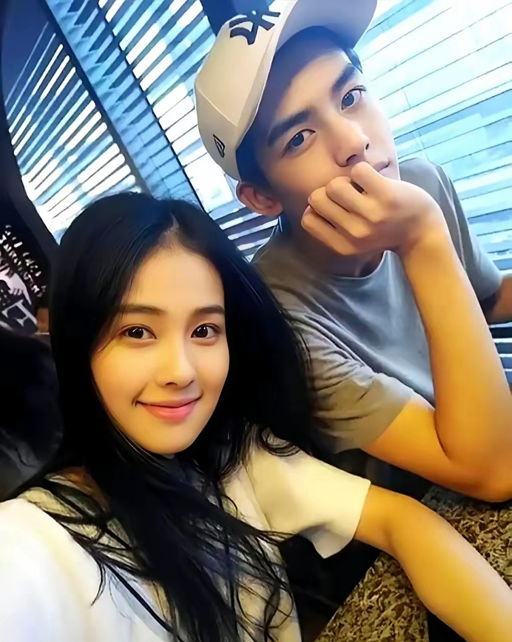 白鹿以前在学校可是妥妥的班花，长得确实出众。可大家伙得明白，在娱乐圈光靠长得好看