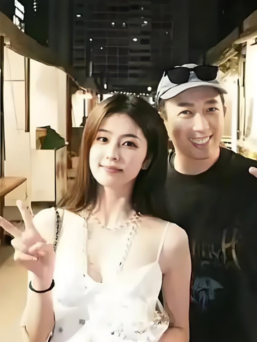于正虽然嘴碎但他护犊子啊网友扒出于正的多重争议，虽然有许多问题但其身上有一个极