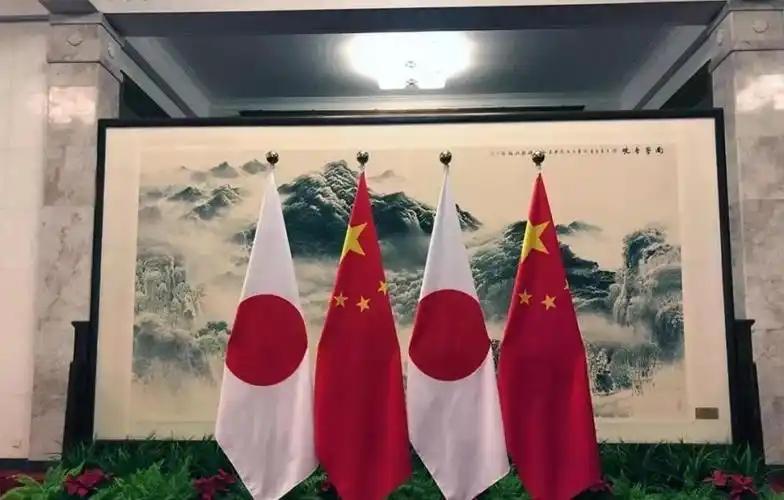 美国在等，欧洲在看，印度在关注，俄罗斯也在盘算，东盟不少国家同样盯着局势变化，甚