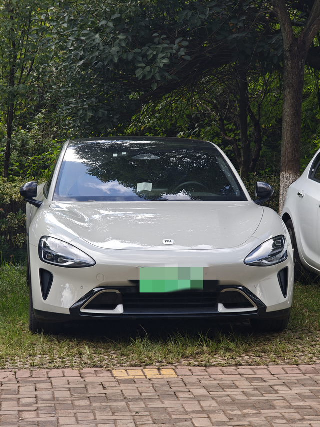 跟大家分享一些开车时的好习惯！1、转弯、变道一定要打转向灯，一定要看后视镜！