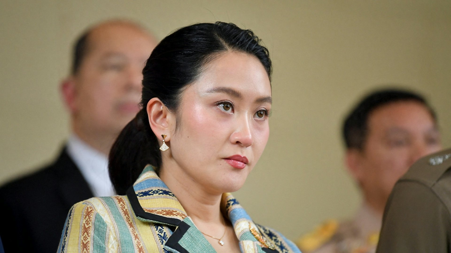 佩通坦保住官位，曼谷48小时内2次变天，中方出席，反诈大会召开。从中国方面的回