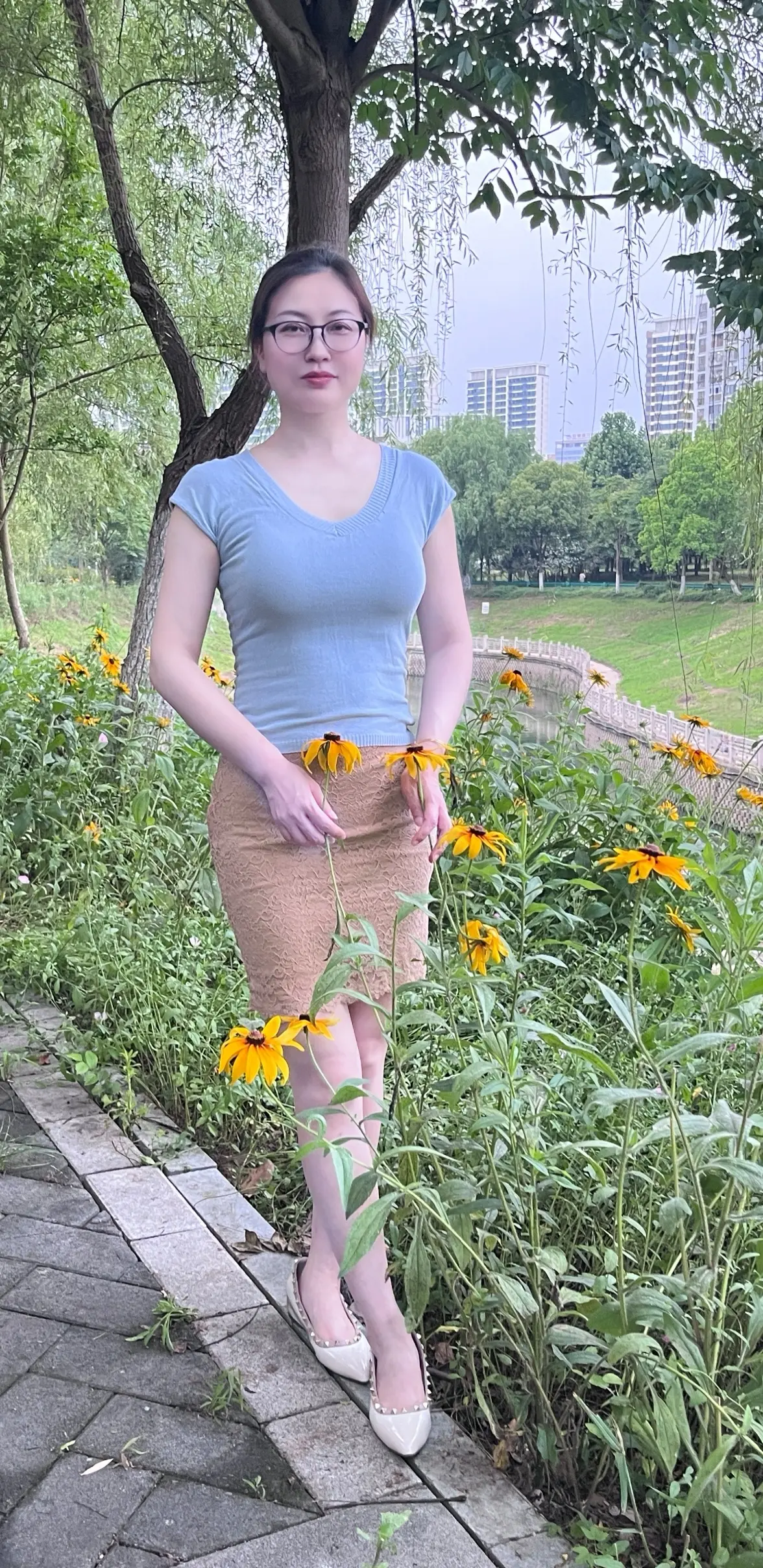 人不怕穷，就只怕懒。只要你不懒，你就能找到吃饭的碗。多少人晚上躺在床上...