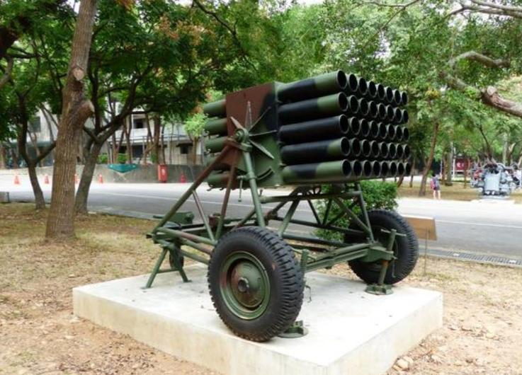 乌称击毁中国火箭炮？为何三番五次抹黑东方，三重猫腻戳破谎言乌克兰宣称在战场击毁