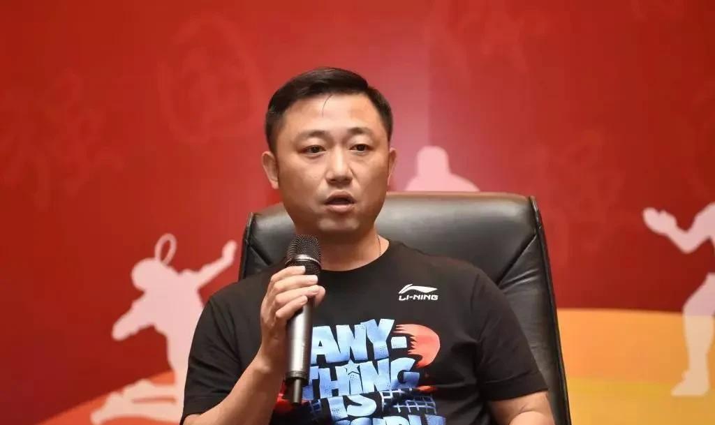 大胆预测，闫森将会重回国家队任主管教练。其实闫森如果能回来，带王曼昱是非常合适