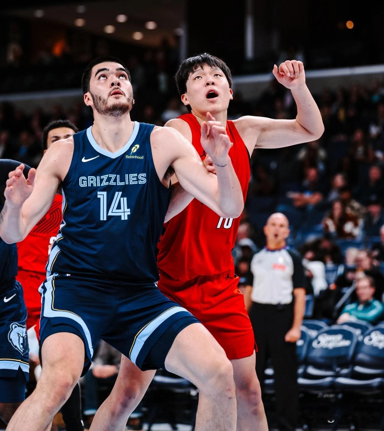 输球不输人，杨瀚森爆砍4分5板打爆周志豪!在今天开拓者与灰熊的比赛中，由于开