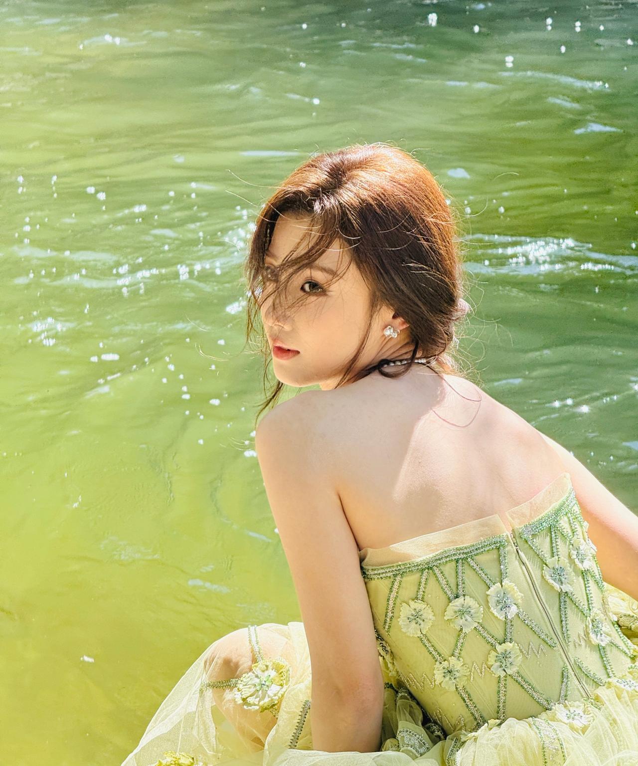 现在的卢昱晓还是普女吗？要是跟小时代时期的杨幂、郭碧婷、郭采洁比起来，确实是普通