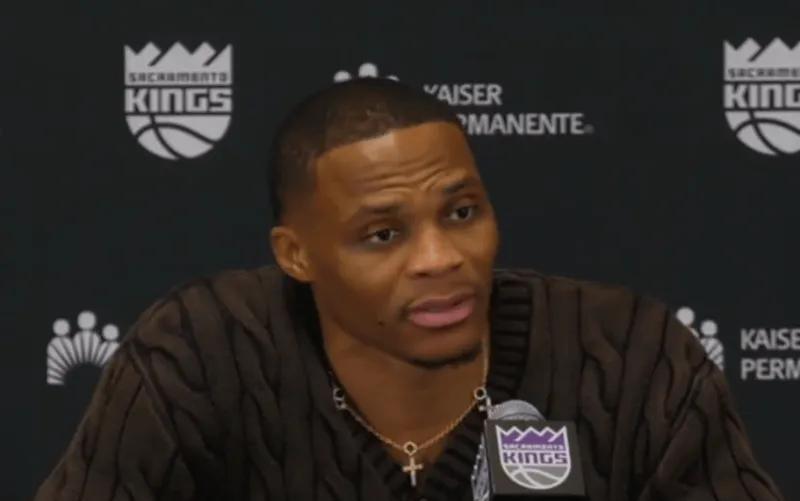 什么叫职业？威少这就叫职业，他重新定义了职业。即便，开赛前一周，威少还没找到工