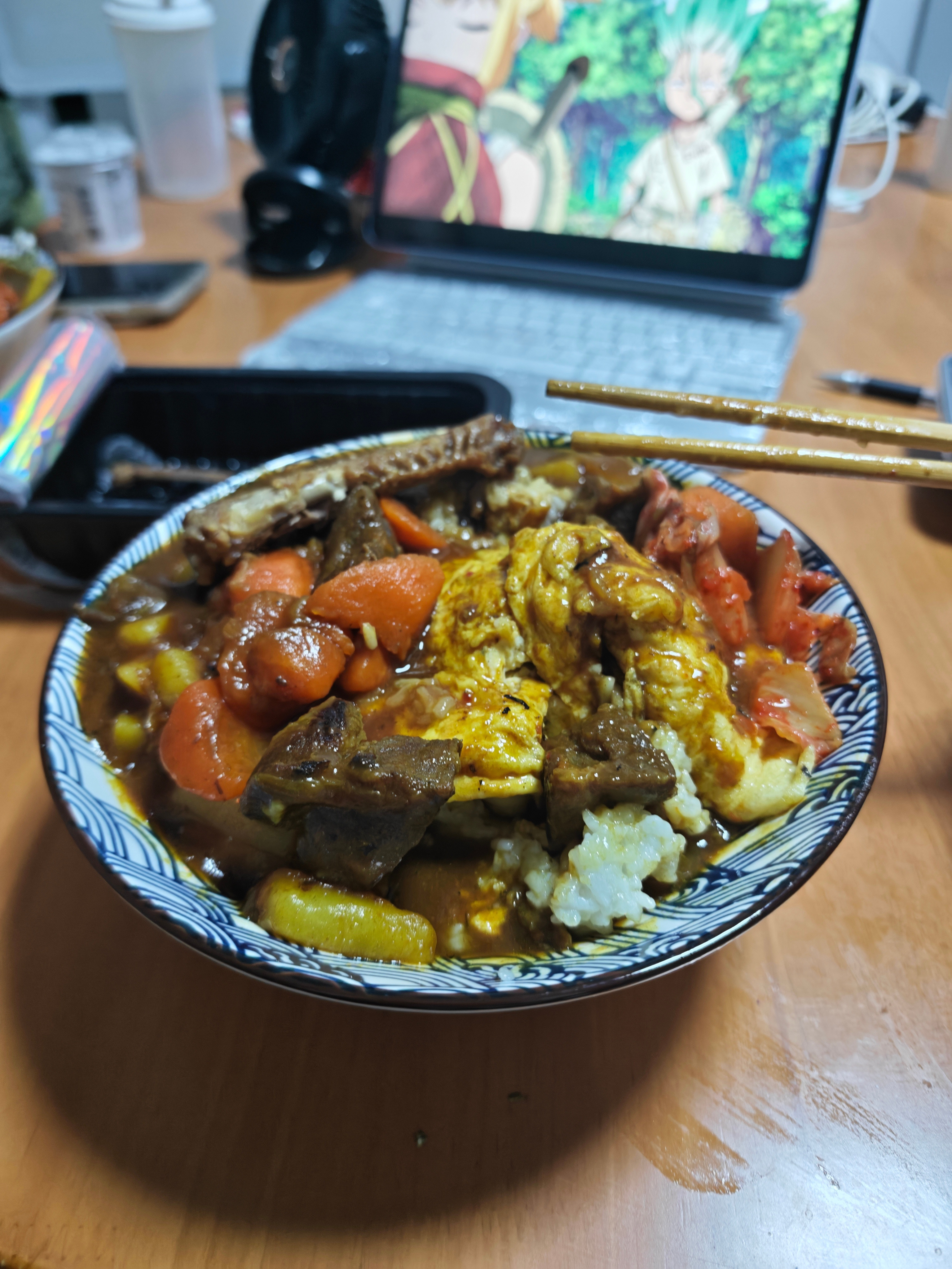 回家就有饭吃，今天是牛肉乱炖盖饭