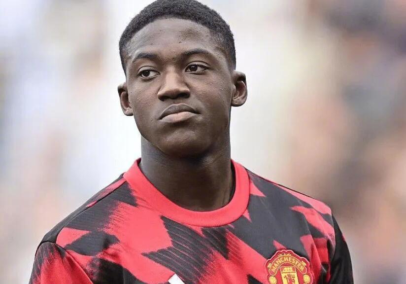 【罗马诺：阿莫林下课后，曼联内部可能会信任梅努&给他机会】著名记者罗马诺更新个人