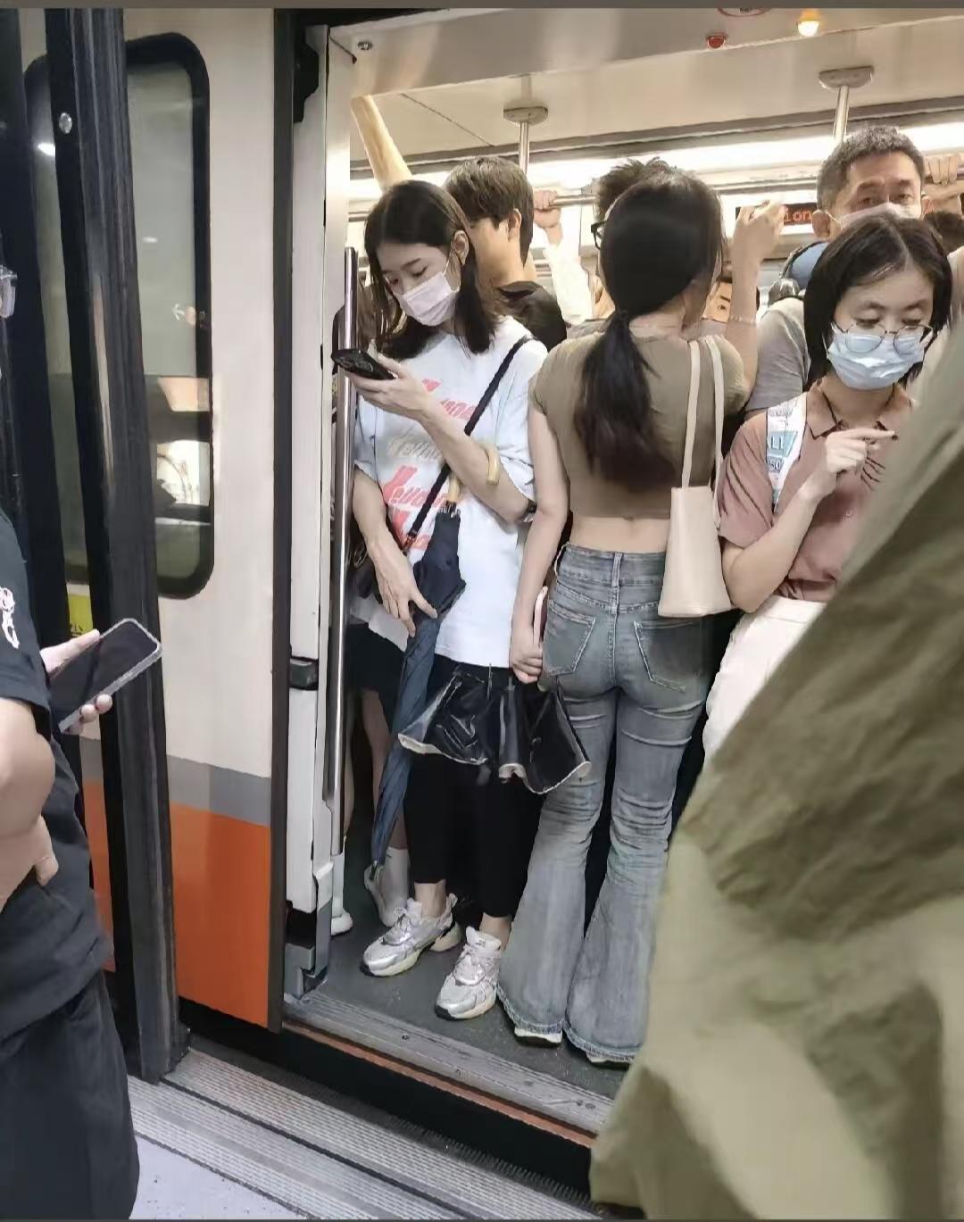 为什么很多人在相亲市场屡屡碰壁？因为月薪五千的嫌人穷，月薪两万的看不上你。最近