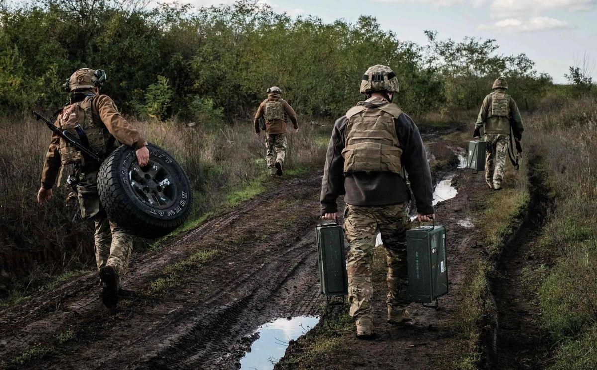 乌克兰东部防线一触即溃，俄罗斯吹响总攻号角，乌军深夜突围失败根据媒体报道，目前