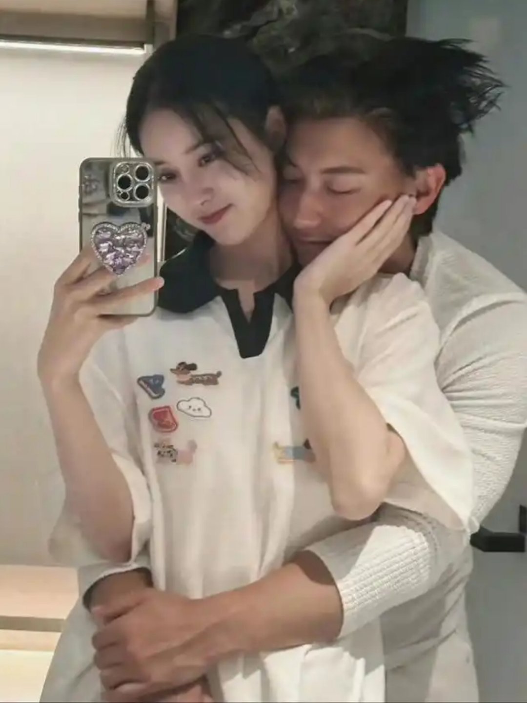 曝IU李钟硕分手韩国媒体爆料，IU李知恩和李钟硕二人因职业规划差异与行程冲突选