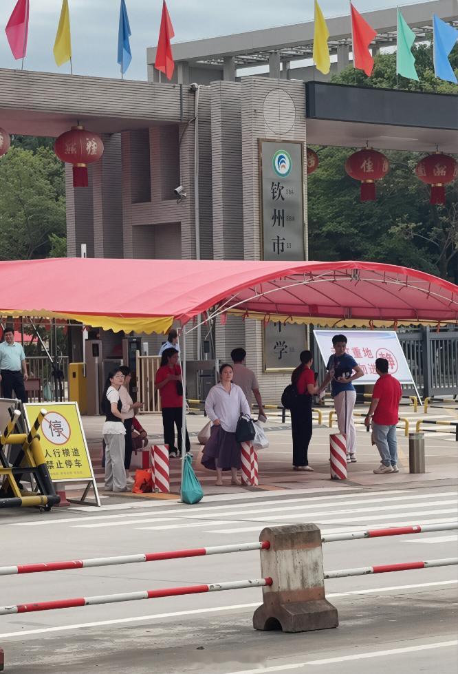 广西高考英语，两个迟到一分钟，进不去了。高考迟到截止到6月9日16:17高考战