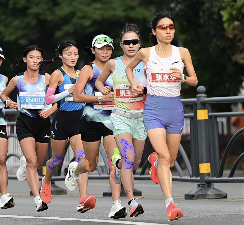张水华看来是真想保住铁饭碗。不想辞职跑马拉松。张水华最近自从参加了2025