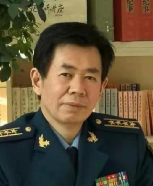 最大的台独分子，再也藏不住尾巴，终于露出来了肮脏的脑袋！原来，最大的台独分子不都