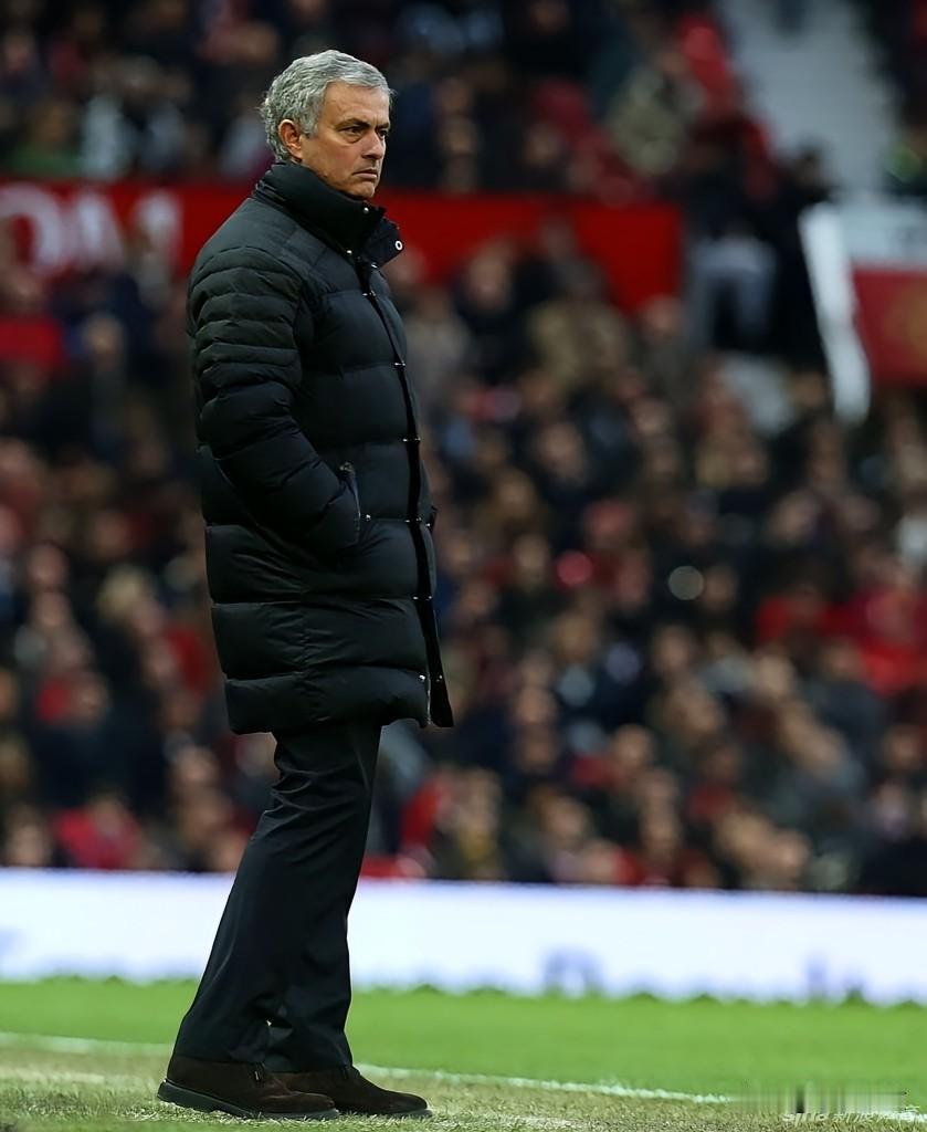 葡超榜首换人啦，现在三队之间就差4分，你说穆里尼奥还有机会不？上周末的葡