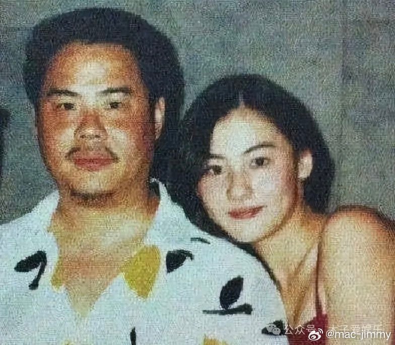 妈生脸好看的，是真好看啊，那种漂亮的妈生脸是祖上给你最大的财富。一不注意，就不知