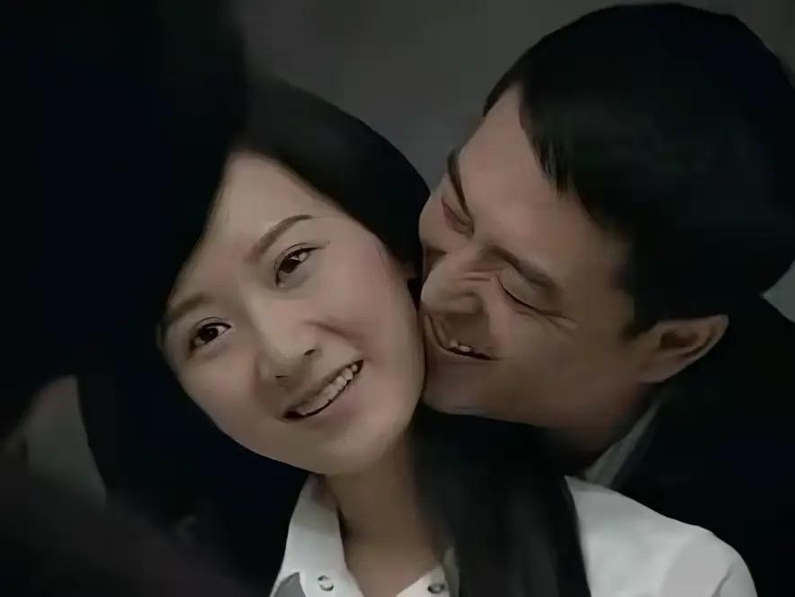 如何评价《蜗居》中的海萍?在此之前，我一直很坚定地觉得海萍很自私，但是现在我
