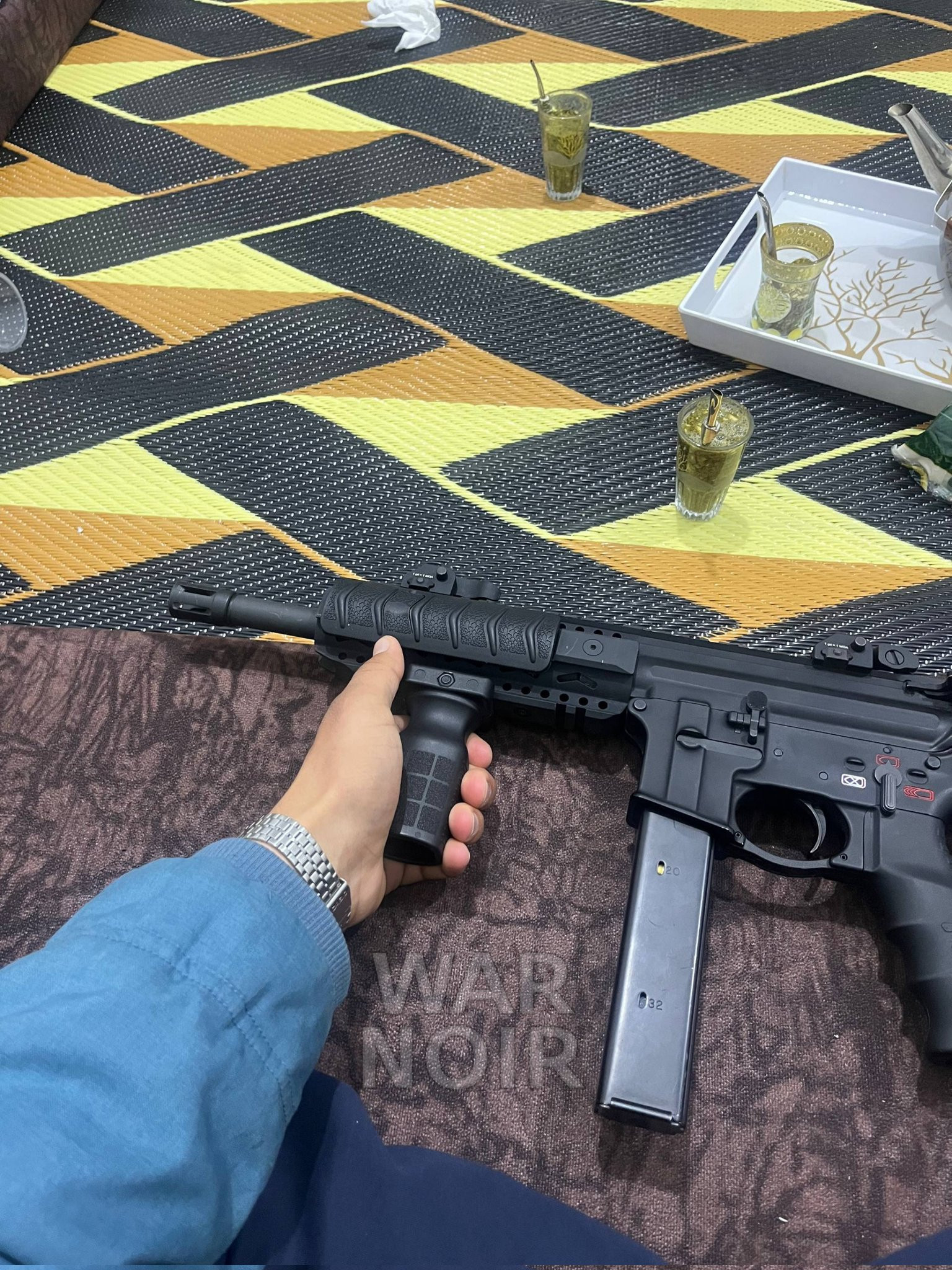 每天认识一件兵器一名叙利亚HTS政权军士兵手持他的新型9x19mmSarsı