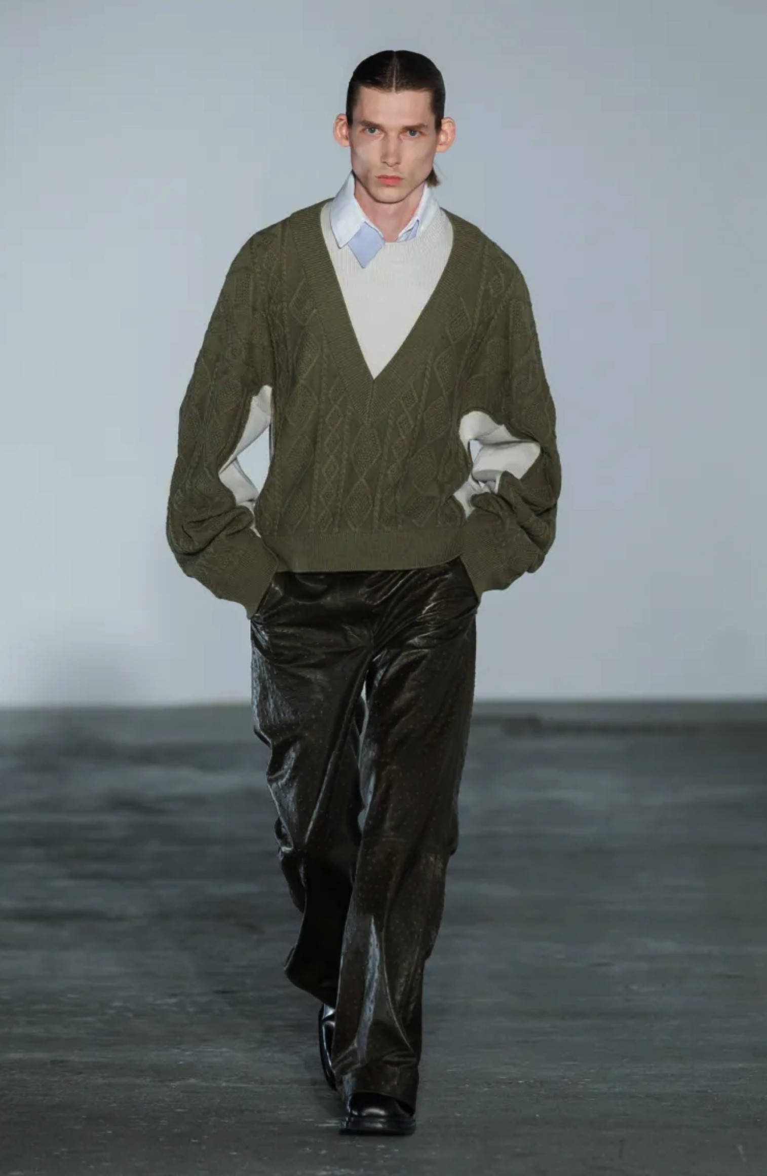 EgonLab2026秋冬系列“LAZARUS”在巴黎发布，系列以精准剪裁和实